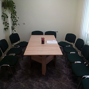 Офісні меблі на замовлення Україна